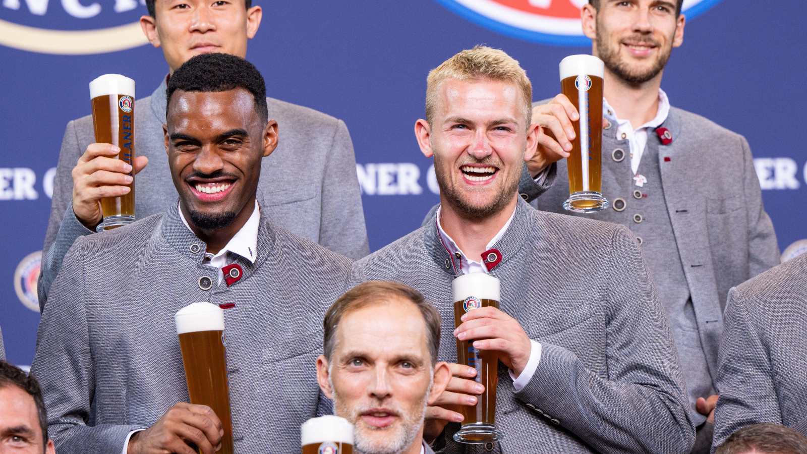 Chốt đơn! Đổi McTominay, Ten Hag có chữ ký