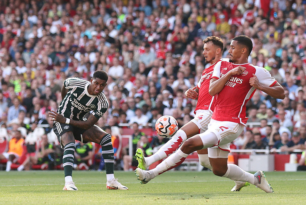 Rashford mở tỉ số, Gary Neville chỉ mặt 2 tội đồ của Arsenal - Ảnh 1