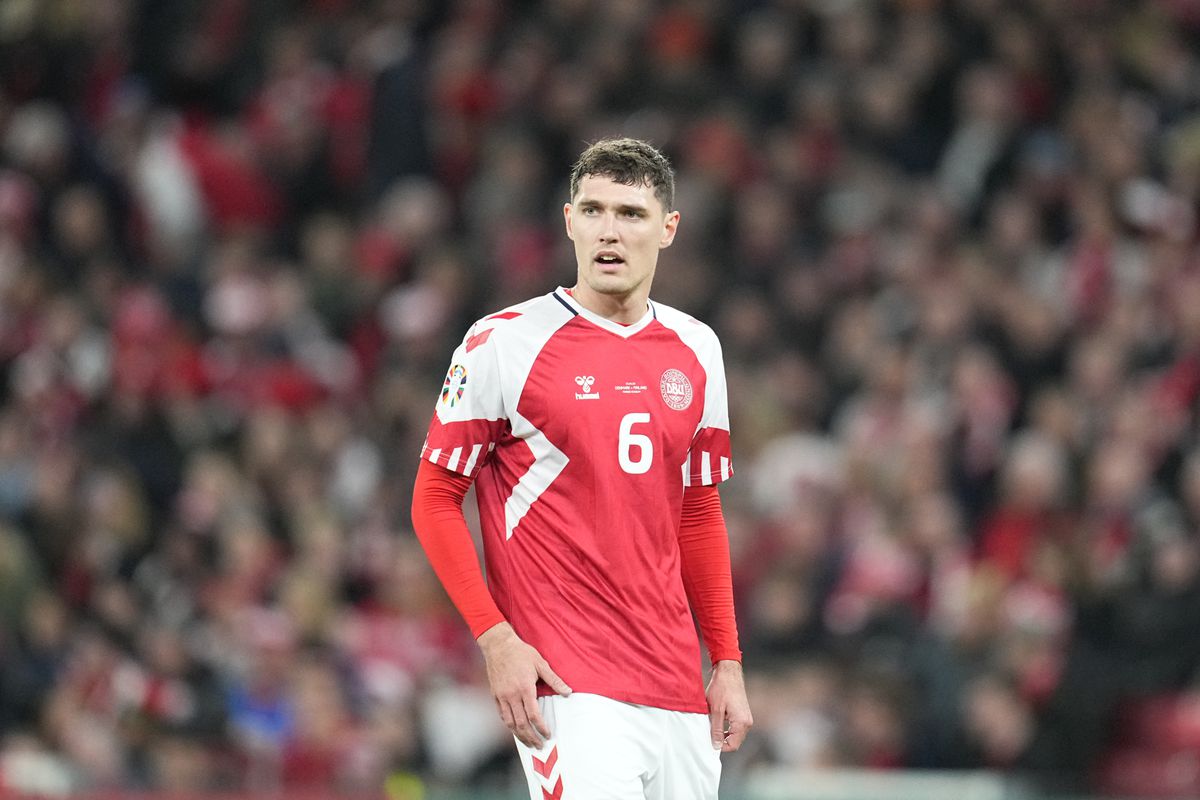 Barca năn nỉ ĐTQG cho trụ cột h&agrave;ng thủ được nghỉ ngơi - Ảnh 1