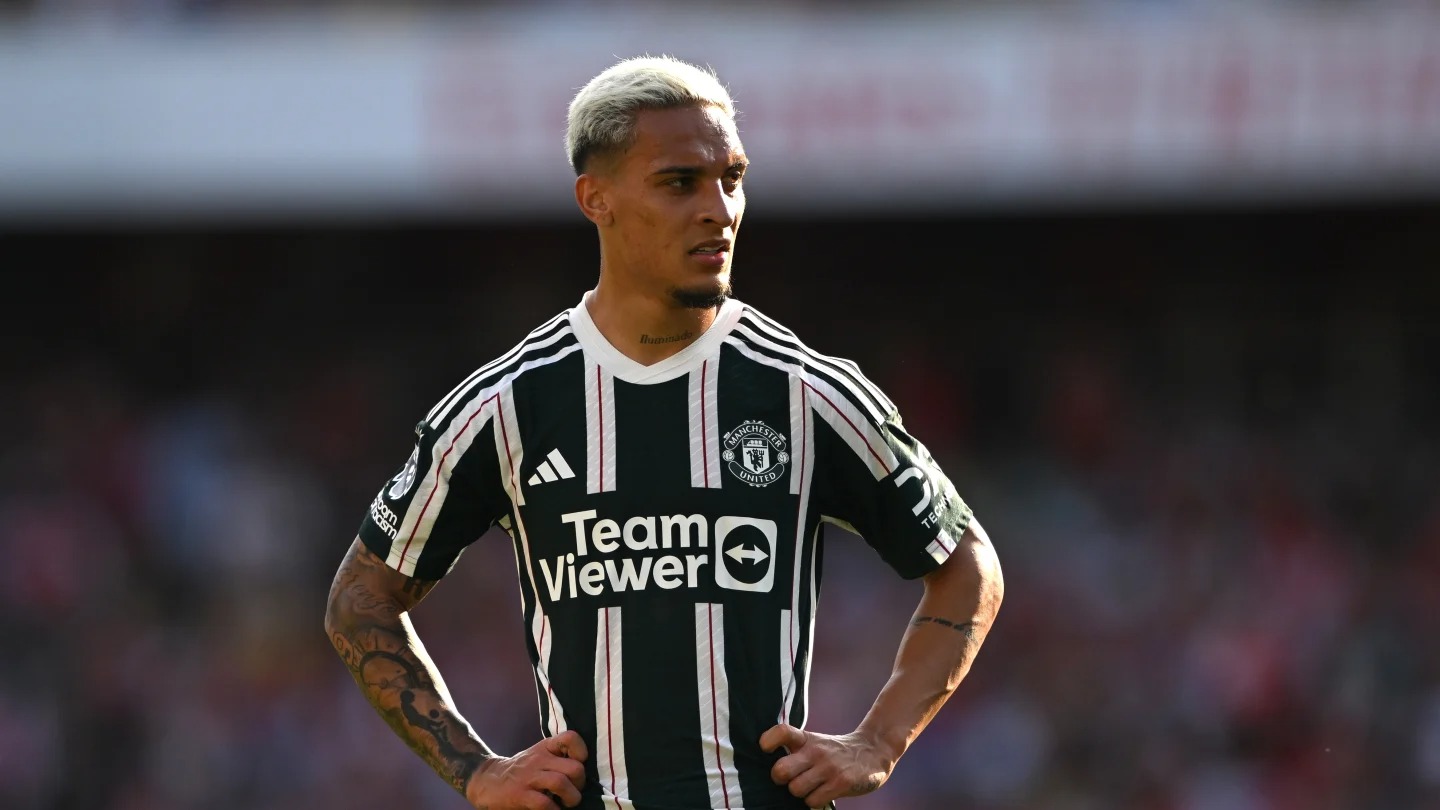 Antony l&ecirc;n tiếng 