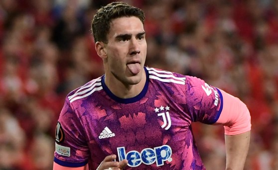 Arsenal t&aacute;i khởi động thương vụ 