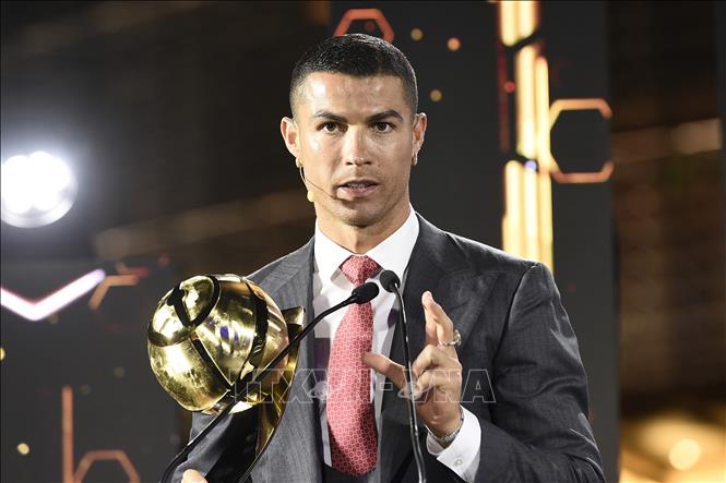 Ronaldo trở th&agrave;nh si&ecirc;u sao b&oacute;ng đ&aacute; thứ 2 được đưa v&agrave;o SGK - Ảnh 2