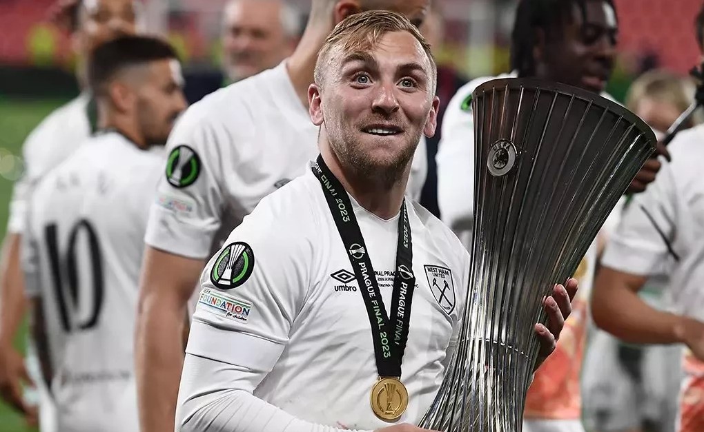 Thay Salah, Liverpool chốt ng&ocirc;i sao 13 b&agrave;n, 8 kiến tạo m&ugrave;a trước - Ảnh 2