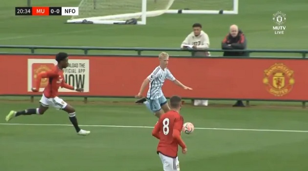 Sancho lần đầu xuất hiện sau khi bị Man United