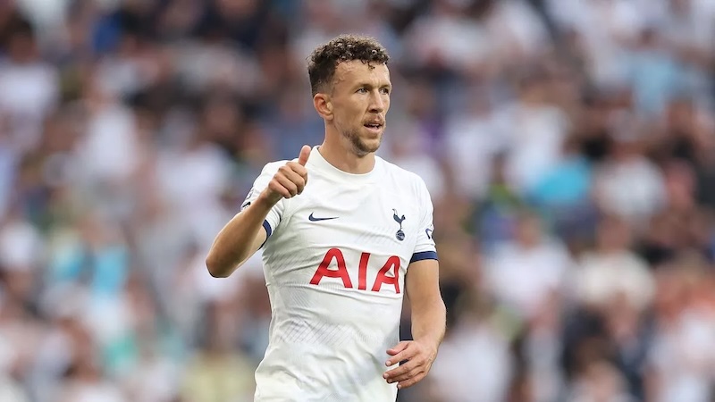 Tottenham đ&oacute;n 5 tin 