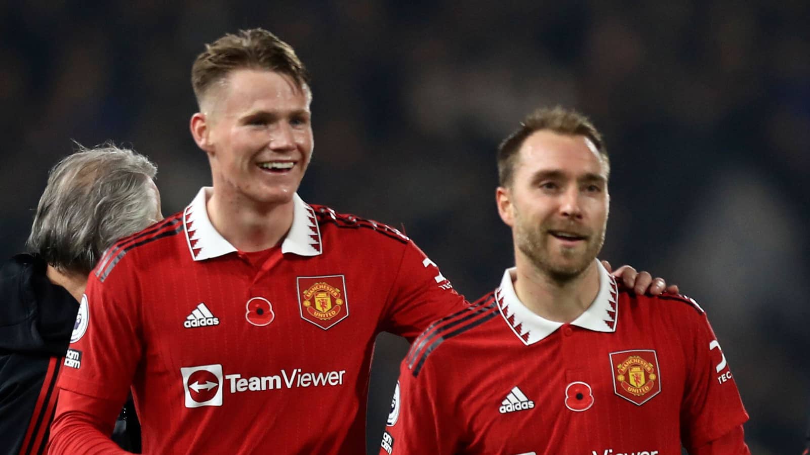 Eriksen hết thời, McTominay hết cứu, M.U quay xe chốt 