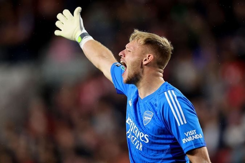 HLV Arteta bất ngờ ca ngợi người h&ugrave;ng bị 