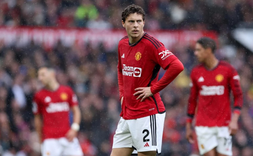 Varane, Martinez liên tục chấn thương, M.U chốt vội đá tảng 40 củ - Ảnh 1