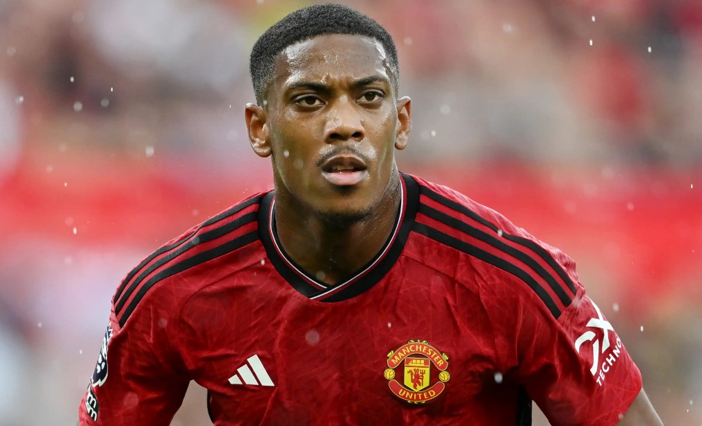 Ch&iacute;nh thức! Barca gửi đề nghị đầu ti&ecirc;n cho 