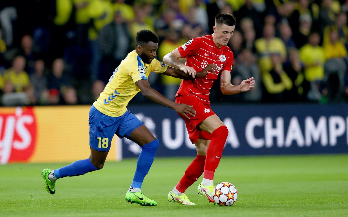 Rashford ho&aacute; người 