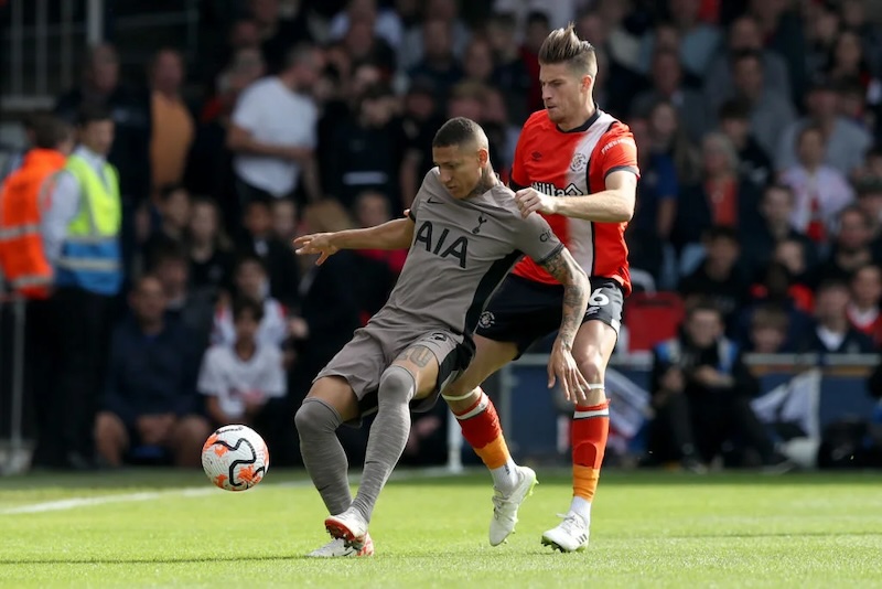 Bất ngờ! Tottenham cũng bị thẻ đỏ như đội bình thường - Ảnh 1