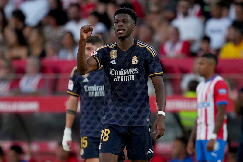 H&agrave;ng thủ tan n&aacute;t, Ancelotti 