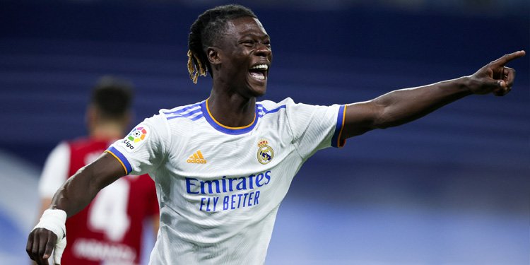 Sao Real ph&agrave;n n&agrave;n với Ancelotti: 