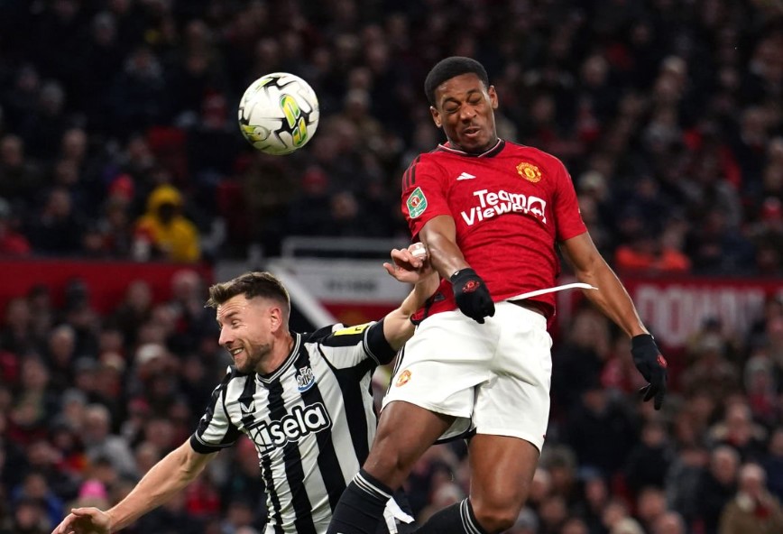 Martial l&agrave; biểu tượng cho thất bại của MU - Ảnh 1