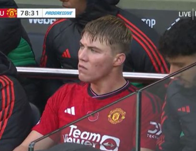 Học tr&ograve; nổi giận với HLV Ten Hag v&igrave; bị thay sớm - Ảnh 1