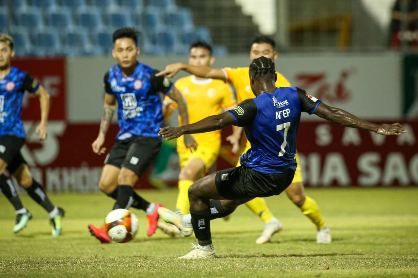 Paul-Georges Ntep: Ng&ocirc;i sao từng kho&aacute;c &aacute;o ĐT Ph&aacute;p hứa hẹn l&agrave;m khuynh đảo V.League - Ảnh 3