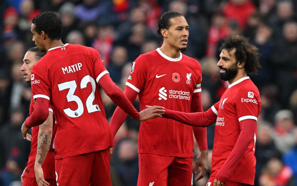 Salah tỏa s&aacute;ng, Liverpool vượt mặt Arsenal - Ảnh 1