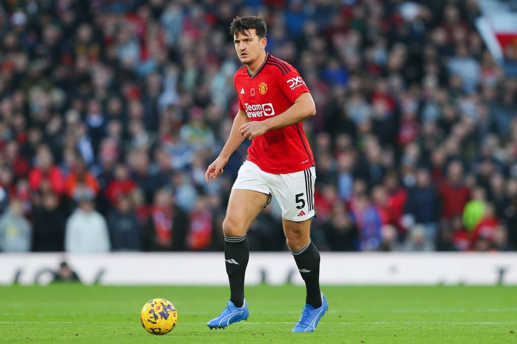 Sự chuy&ecirc;n nghiệp của Maguire l&agrave; tấm gương cho Jadon Sancho - Ảnh 1