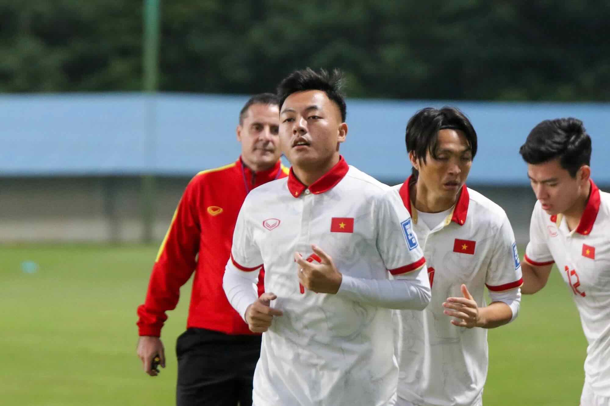 Tuyển Việt Nam giấu b&agrave;i trước Iraq - Ảnh 1