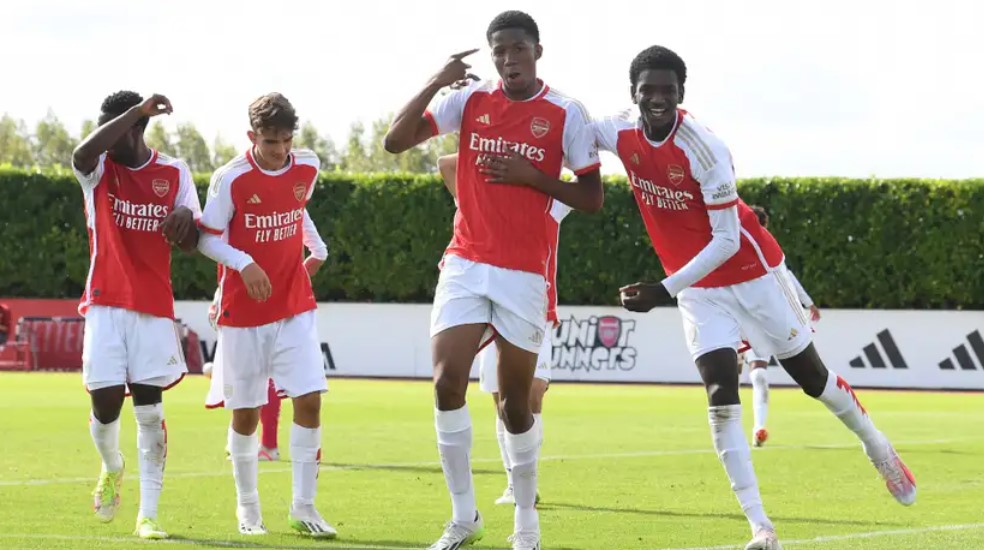 Cầu thủ trẻ Arsenal ghi 10 b&agrave;n v&agrave;o lưới Liverpool l&agrave; ai? - Ảnh 1