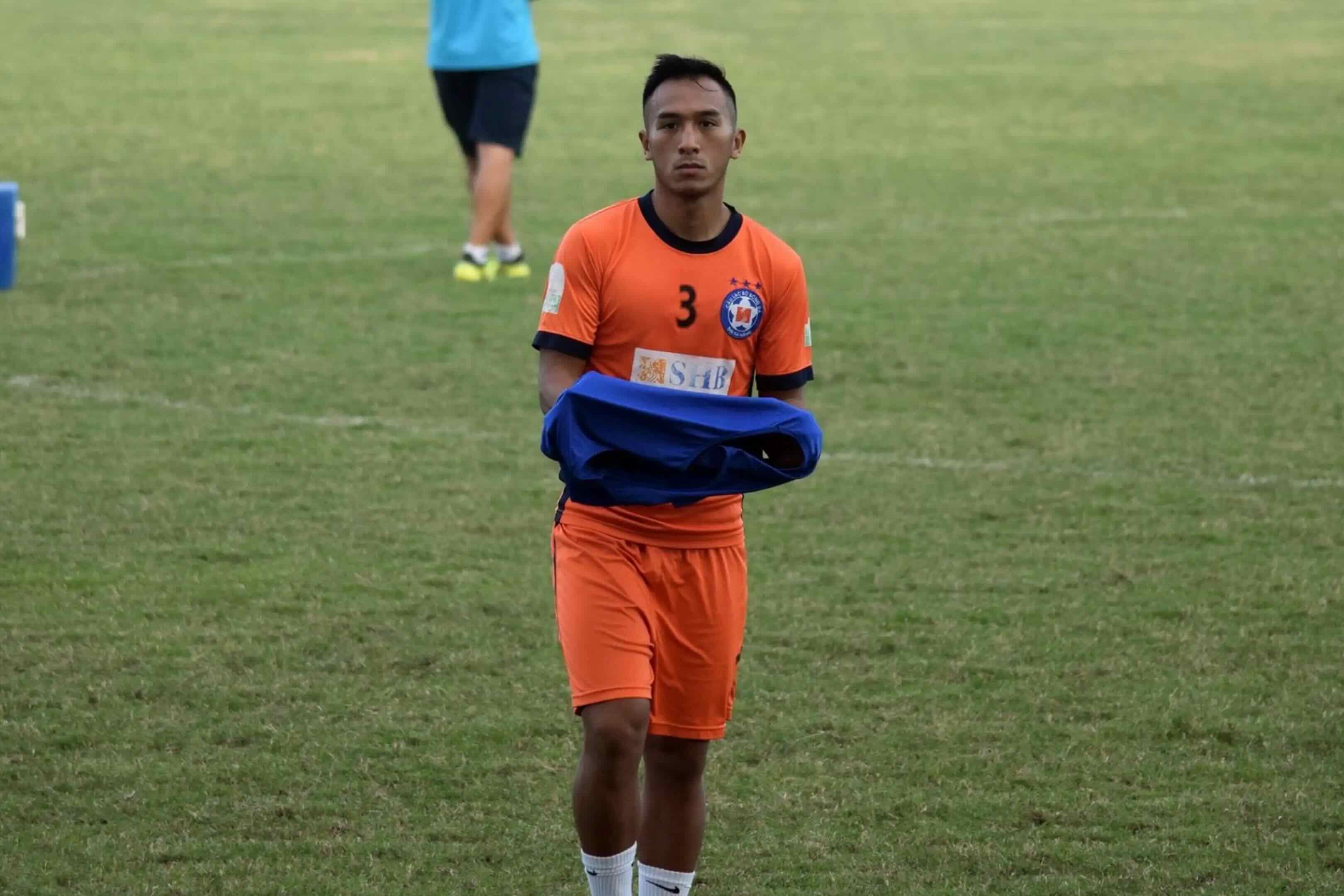 Hậu vệ Việt kiều rời Việt Nam về thử sức tại ch&acirc;u &Acirc;u - Ảnh 1