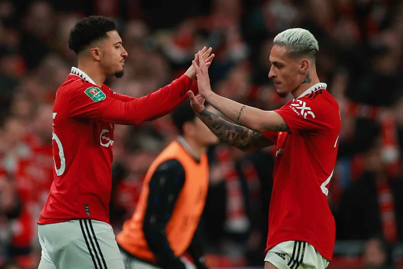 Erik ten Hag tiến h&agrave;nh cải tổ lớn, Sancho v&agrave; 12 c&aacute;i t&ecirc;n kh&aacute;c sắp phải ra đi - Ảnh 1