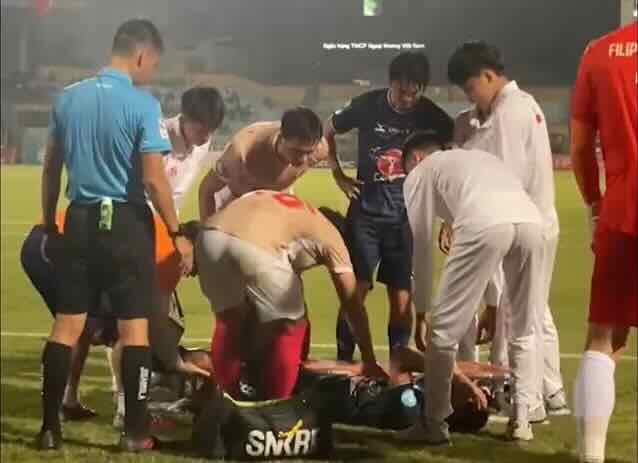 Tiền đạo Đinh Thanh B&igrave;nh b&aacute;o tin kh&ocirc;ng vui cho CLB HAGL - Ảnh 1