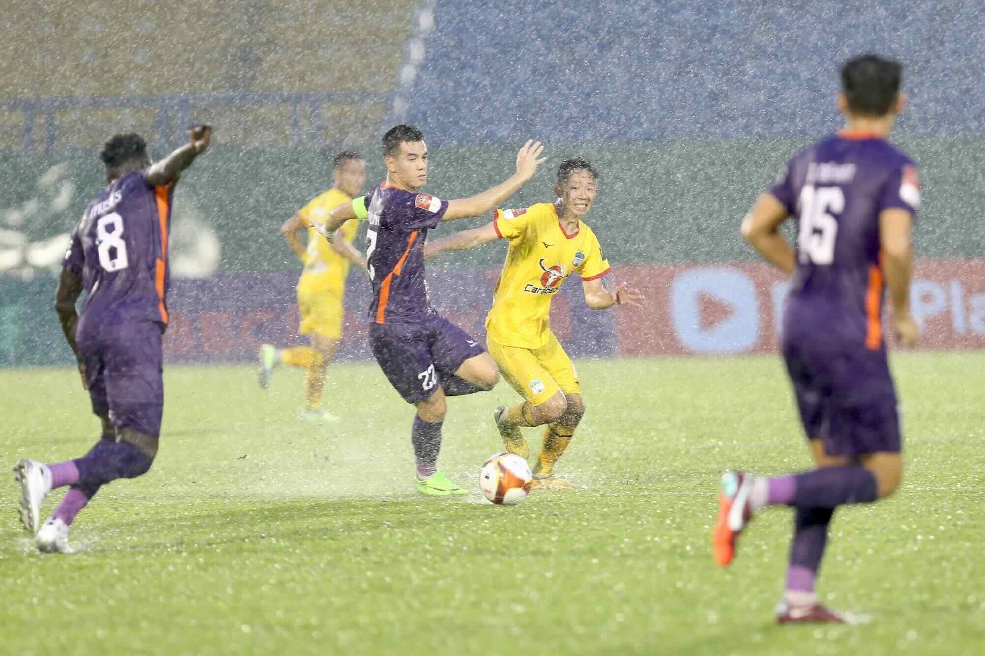 HAGL chưa cắt được chuỗi trận kh&ocirc;ng biết m&ugrave;i chiến thắng tại V-League 2023/24 - Ảnh 1