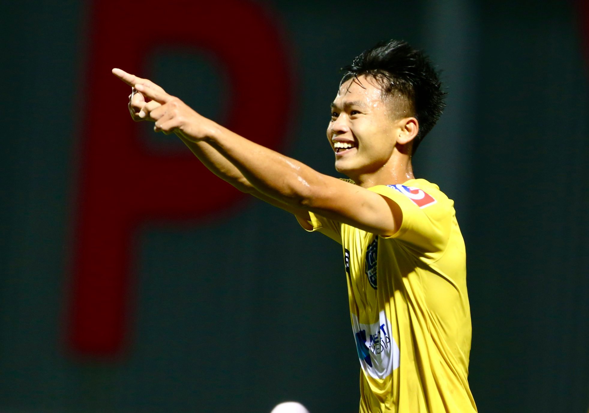 Hồ Văn Cường &ndash; Tuổi trẻ bồng bột v&agrave; nghị lực vươn l&ecirc;n - Ảnh 1