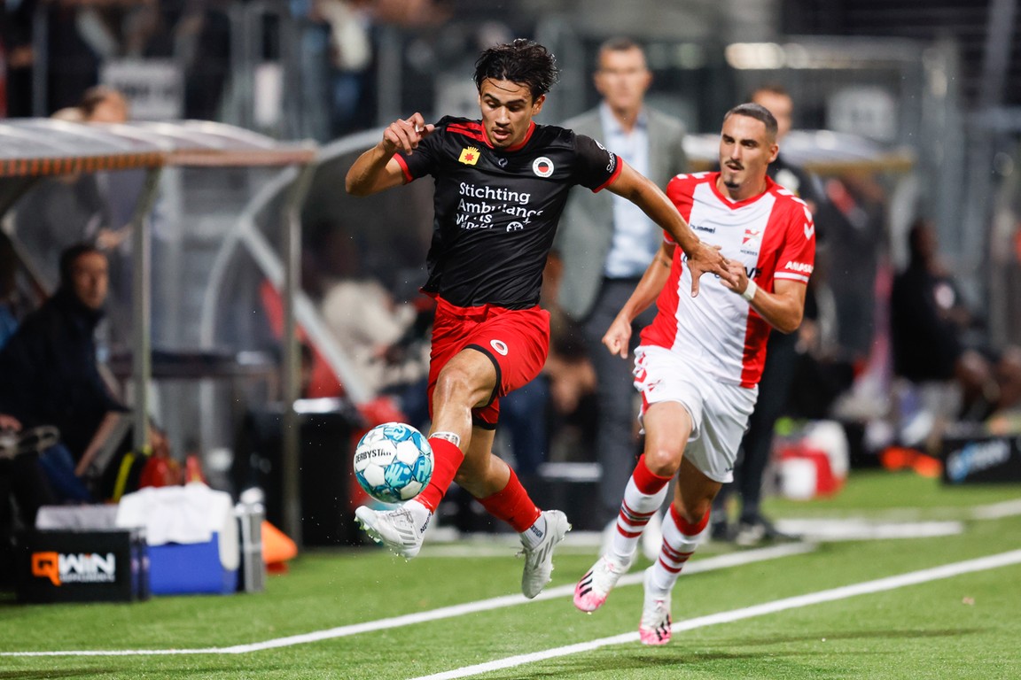 Indonesia, Iraq muốn nhập tịch cho cầu thủ ngoại để đối đầu Việt Nam - Ảnh 1