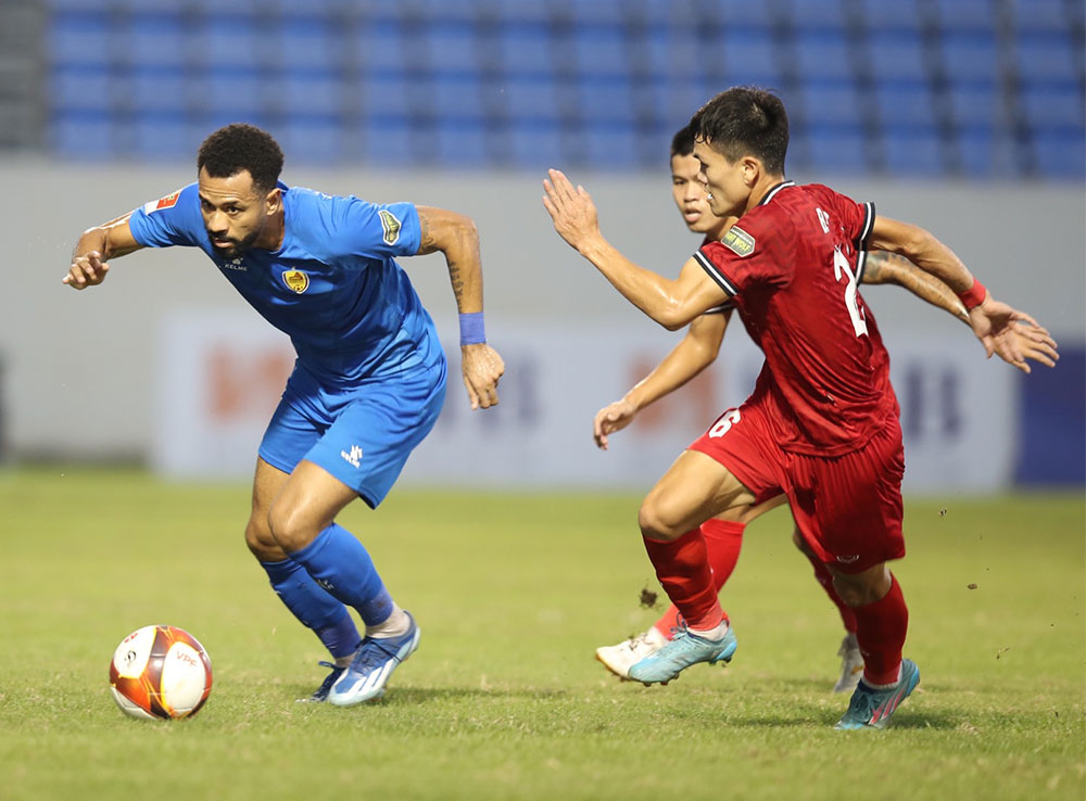 Quảng Nam thắng trận đầu ti&ecirc;n ở V.League  - Ảnh 1