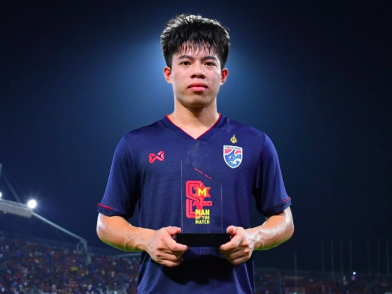 Ekanit Panya, cầu thủ bị CĐV đ&ograve;i đuổi khỏi ĐT Th&aacute;i Lan vĩnh viễn, l&agrave; ai? - Ảnh 2