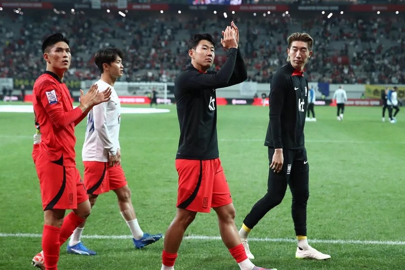 S&aacute;t khai mạc Asian Cup 2023, Son Heung-min mới tập trung c&ugrave;ng ĐT H&agrave;n Quốc - Ảnh 1