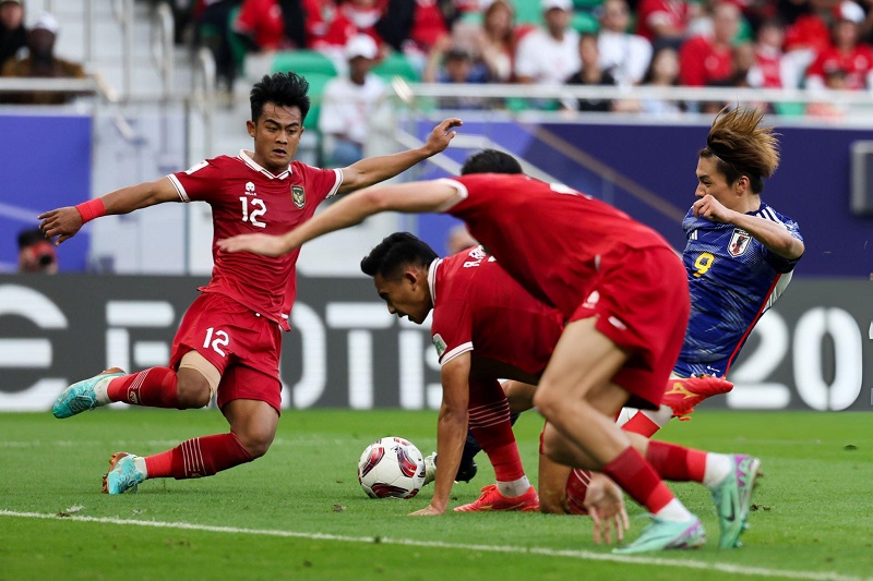CĐV Indonesia đồng loạt 'cảm ơn' Kyrgyzstan sau khi vượt qua v&ograve;ng bảng Asian Cup 2023 - Ảnh 1