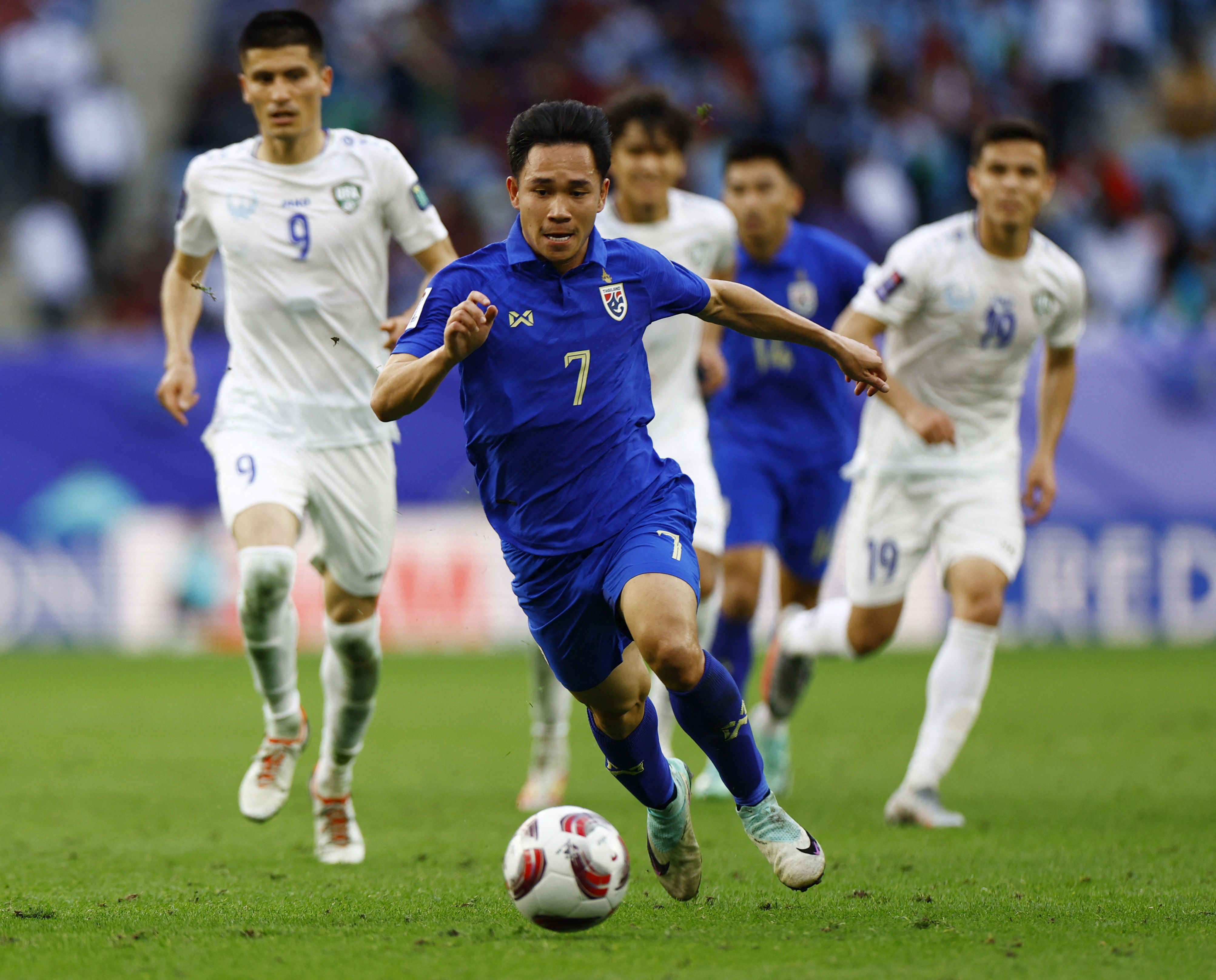 Gục ng&atilde; trước Uzbekistan, Th&aacute;i Lan dừng bước ở Asian Cup 2023 - Ảnh 1