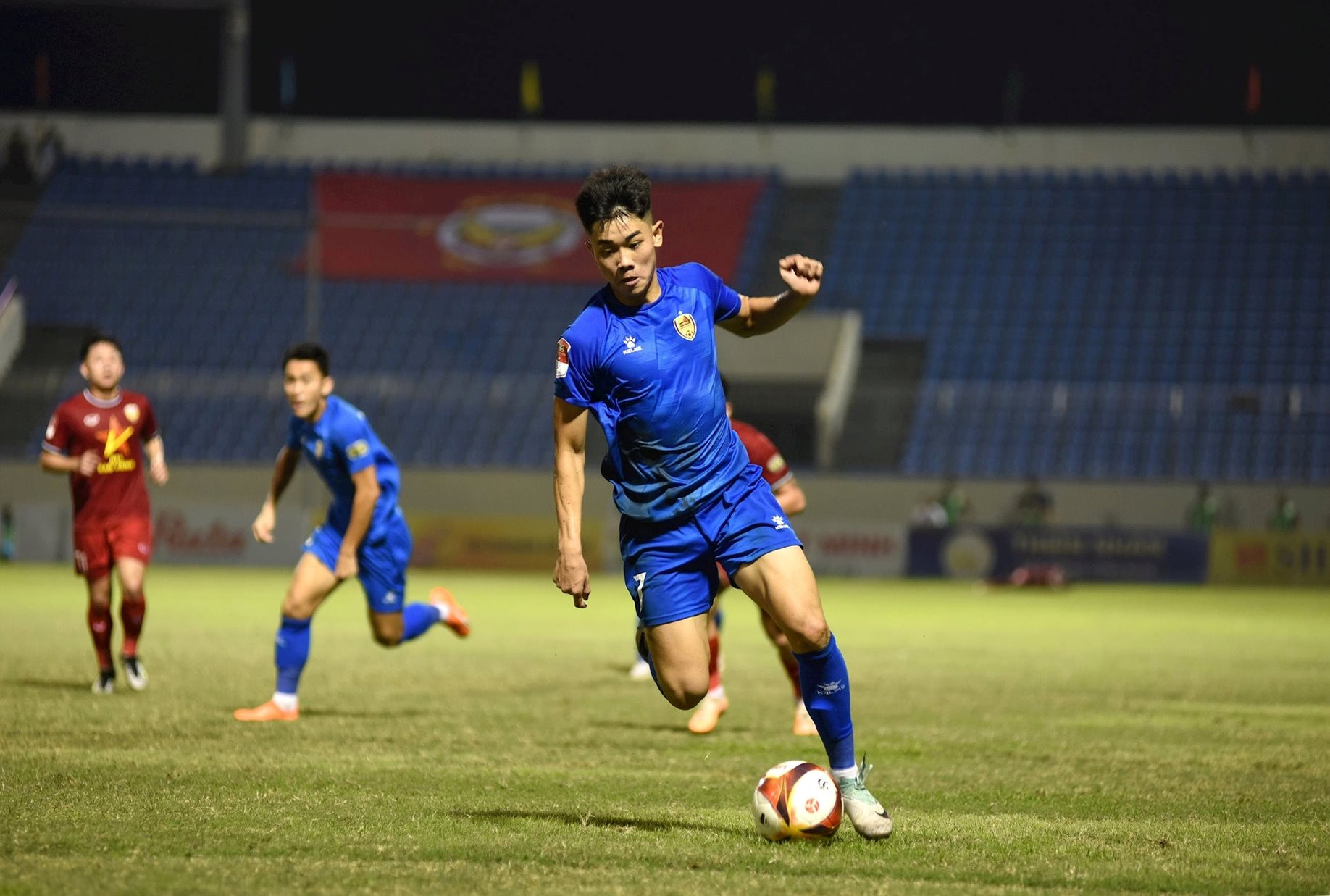 Đ&igrave;nh Bắc trở lại, HLV Quảng Nam n&oacute;i 'vẫn cần theo d&otilde;i th&ecirc;m' - Ảnh 1