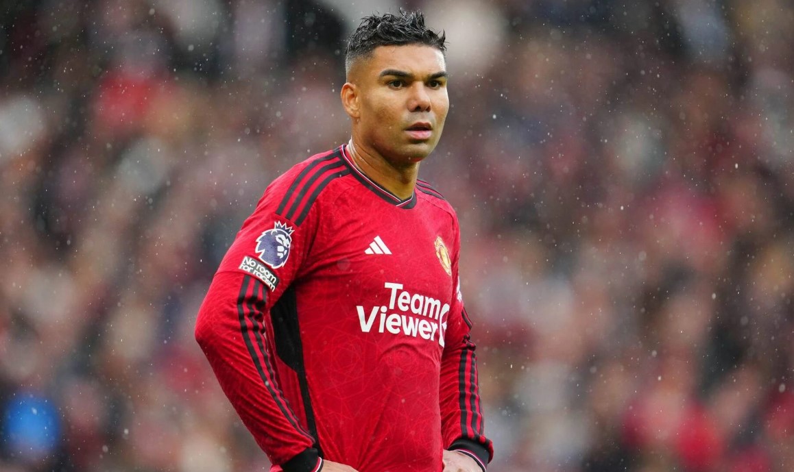 Casemiro v&agrave;o s&acirc;n l&agrave; 