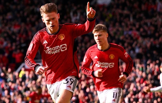 Hạ gục Liverpool v&ocirc; c&ugrave;ng nghẹt thở, MU lọt v&agrave;o b&aacute;n kết FA Cup - Ảnh 3