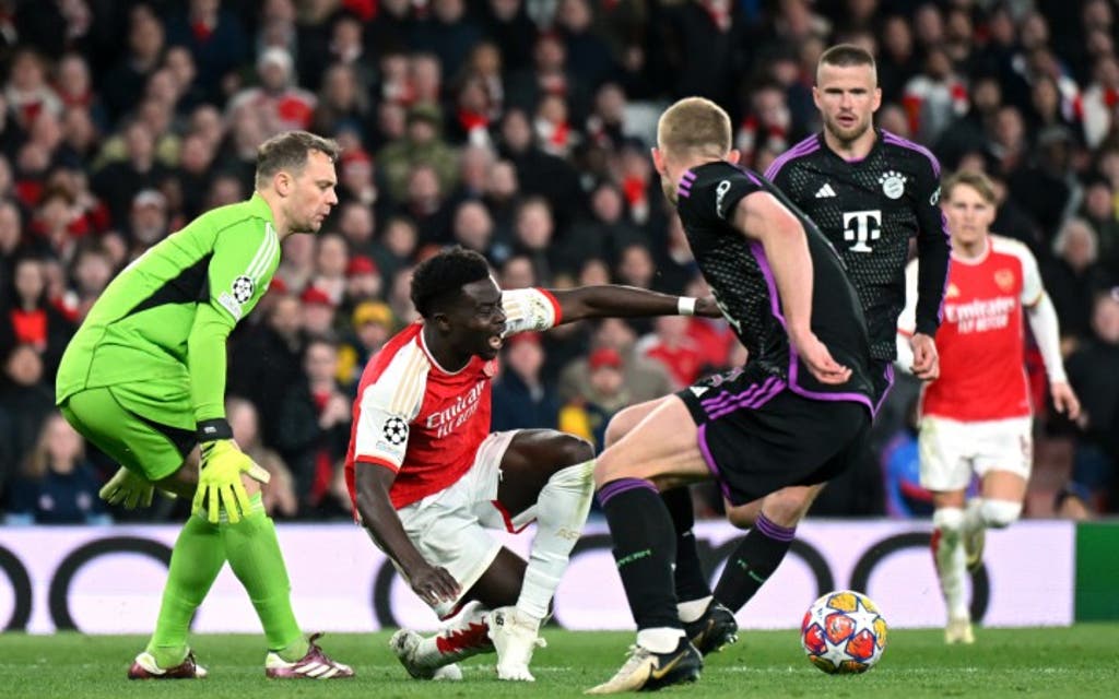 Arsenal may mắn tho&aacute;t thua trước Bayern Munich  - Ảnh 1