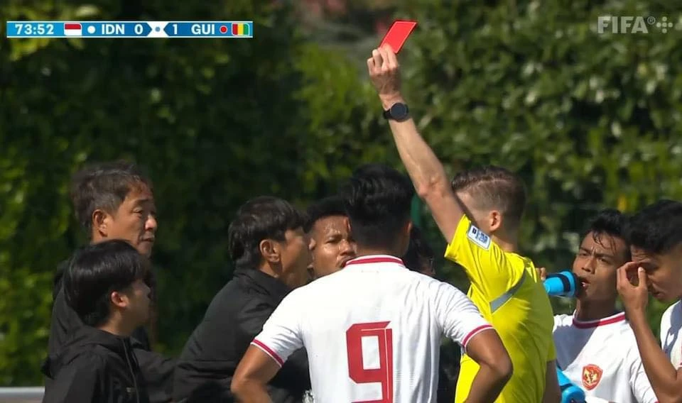 HLV Shin Tae Yong bật kh&oacute;c sau khi U23 Indonesia lỡ v&eacute; dự Olympic - Ảnh 1