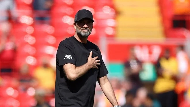 Klopp rơi nước mắt chia tay Liverpool, h&aacute;t vang t&ecirc;n người kế nhiệm - Ảnh 1