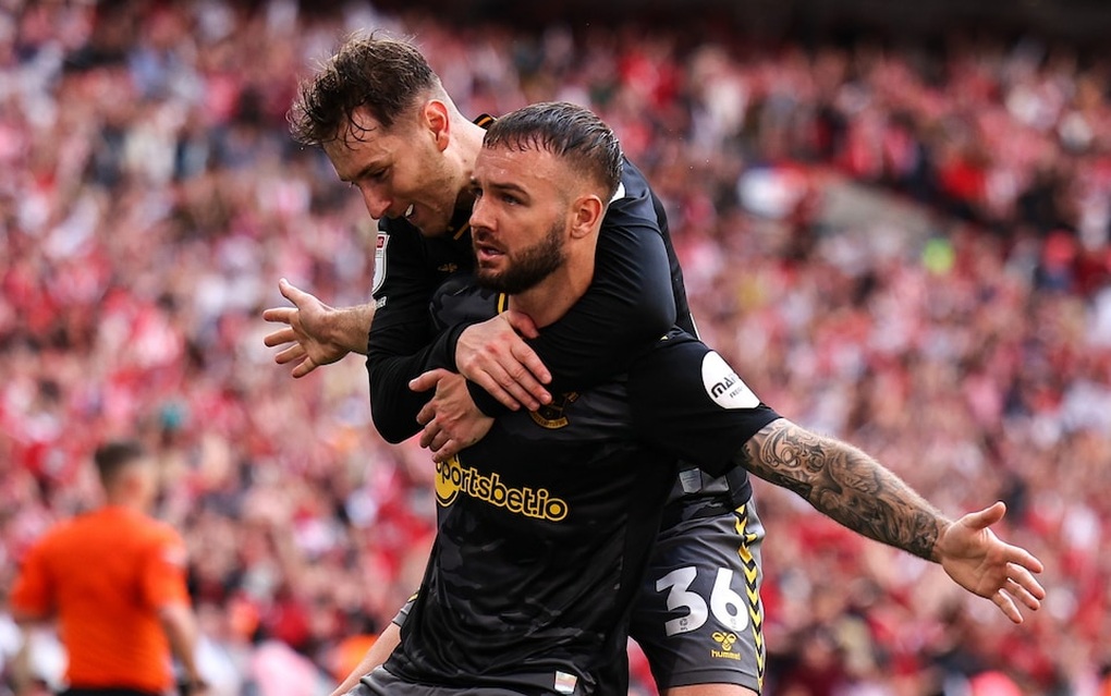 Thắng Leeds ở trận cầu đắt gi&aacute; nhất thế giới, Southampton thăng hạng Ngoại hạng Anh - Ảnh 1