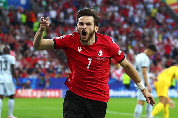 Thắng sốc Bồ Đ&agrave;o Nha, Georgia gi&agrave;nh v&eacute; lịch sử dự v&ograve;ng 1/8 Euro 2024 - Ảnh 1