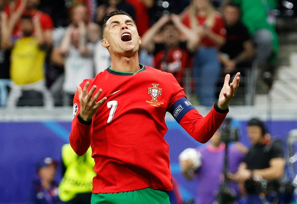 S&uacute;t 20 c&uacute; kh&ocirc;ng ghi nổi b&agrave;n, Ronaldo trải l&ograve;ng khi su&yacute;t trở th&agrave;nh tội đồ - Ảnh 1
