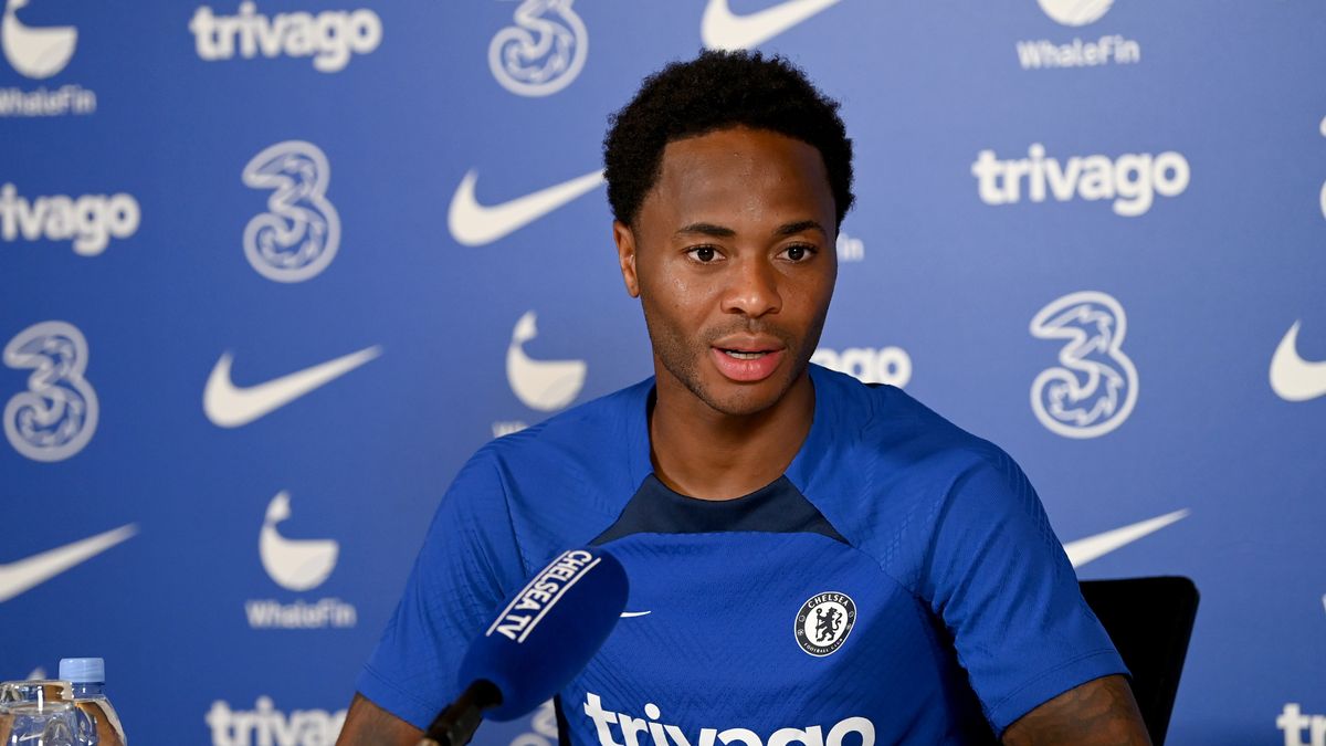 MU c&oacute; lợi thế lớn ở thương vụ chi&ecirc;u mộ Sterling - Ảnh 1