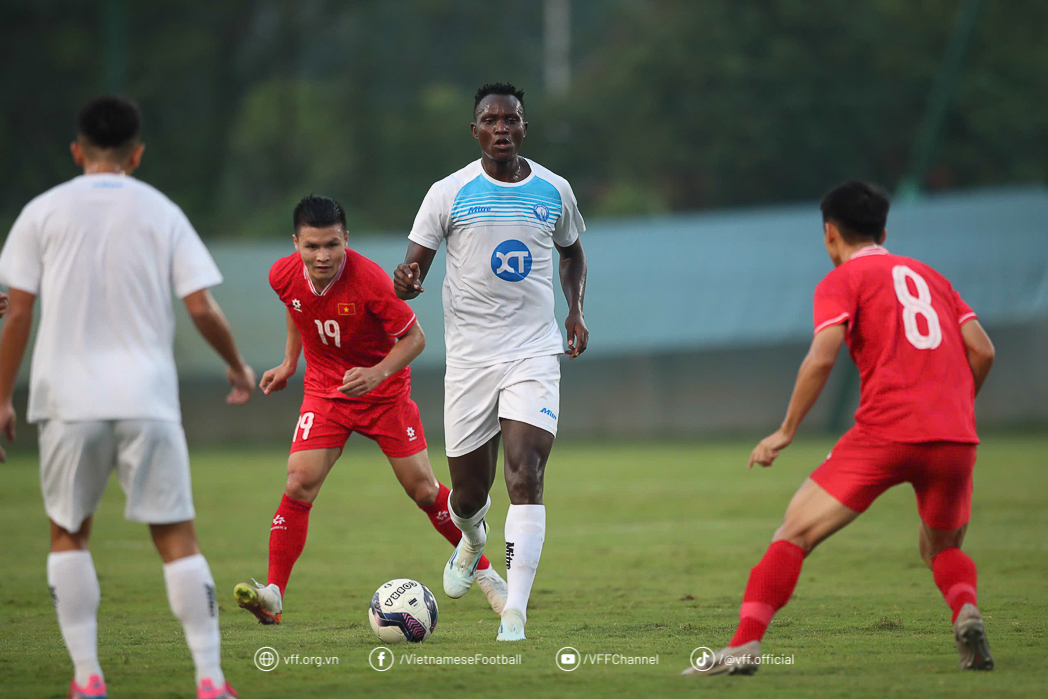 Đội tuyển Việt Nam ngược d&ograve;ng hạ gục Nam Định - Ảnh 1