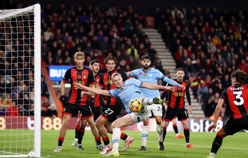 Thua sốc Bournemouth, Man City mất ng&ocirc;i đầu bảng v&agrave;o tay Liverpool - Ảnh 1