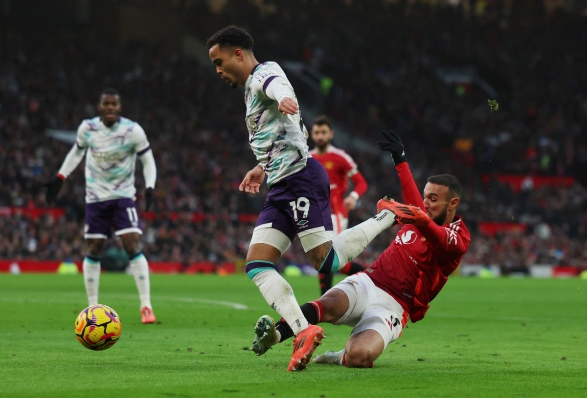 MU bất ngờ thua đậm Bournemouth ngay tr&ecirc;n s&acirc;n nh&agrave; - Ảnh 1