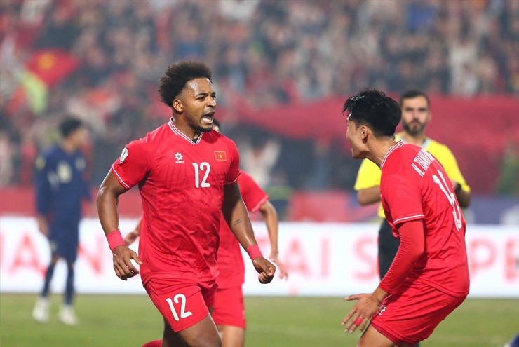 HLV Kim Sang Sik cảm ơn Xu&acirc;n Son, tuy&ecirc;n bố kh&ocirc;ng sợ Th&aacute;i Lan - Ảnh 1