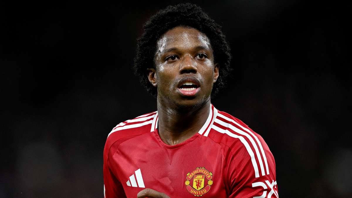 Lộ diện cầu thủ đầu ti&ecirc;n rời MU ở &lsquo;chợ Đ&ocirc;ng&rsquo; 2025 - Ảnh 1